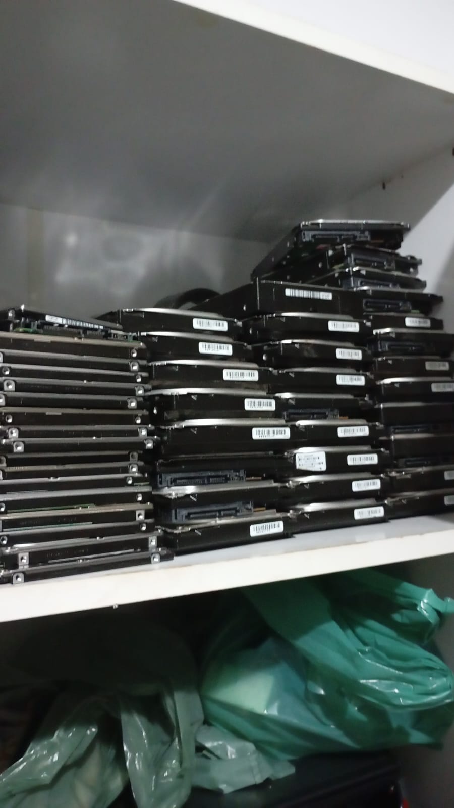 HDs e SSDs para descarte