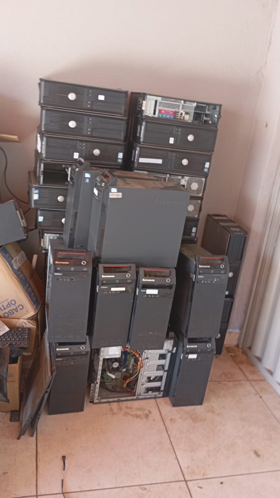 Componentes e placas de servidores